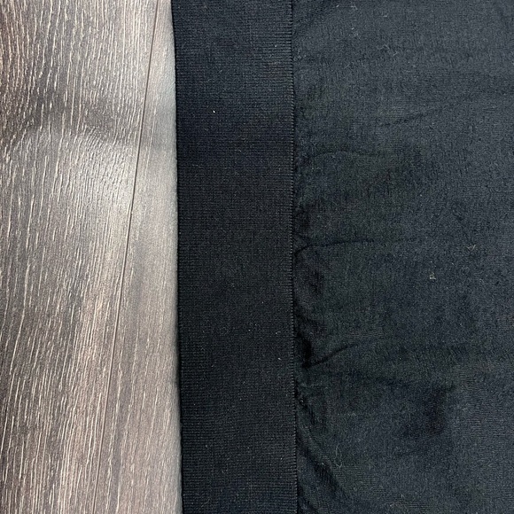 Massimo Dutti Medium Black V-Neck 100% Merino Wool Sweater - Picture 9 of 12